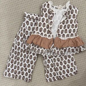 Girls Floral Ruffle Pajama Set in Brown